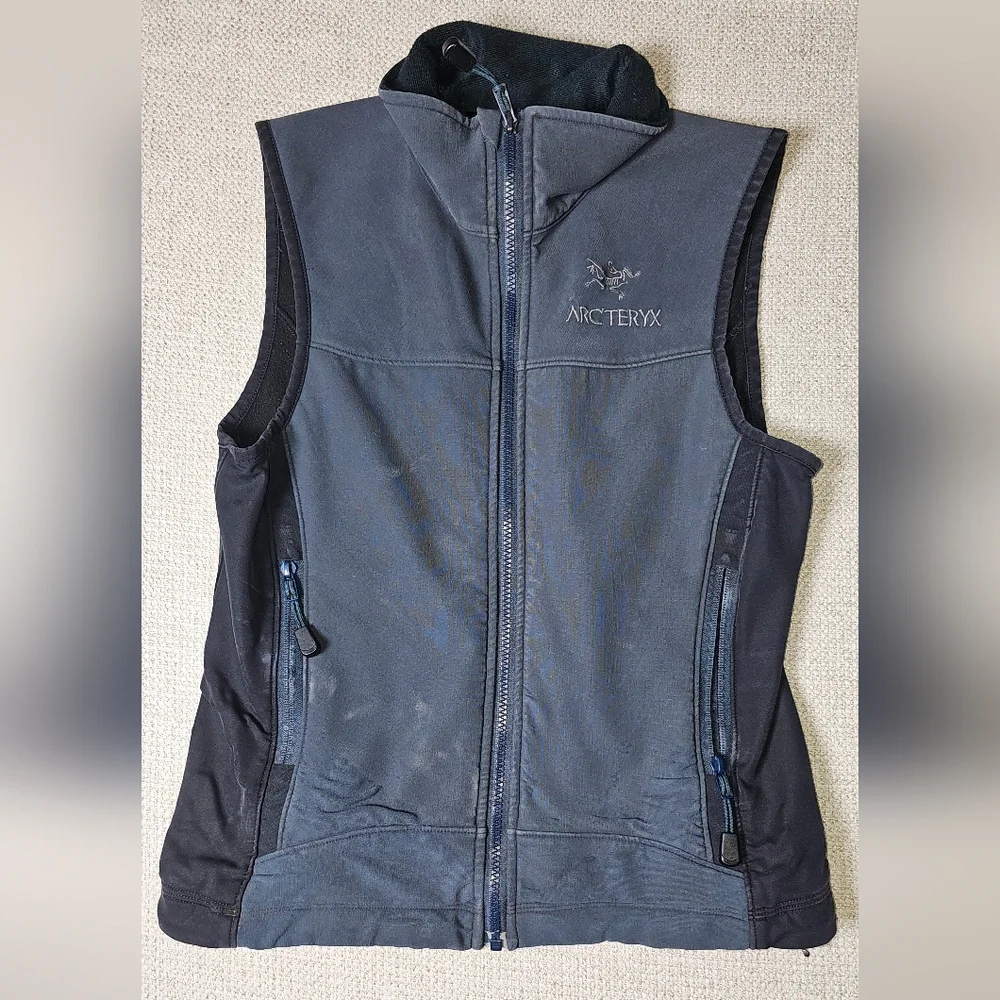 Arc'teryx Two-Tone Blue and Black Vest - Picture 2 of 14